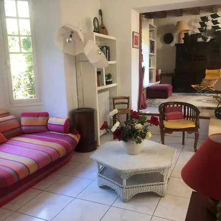 10-12 Pers Centre 300m De La *